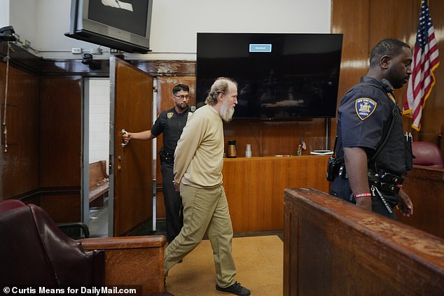 1727214681 979 New York financier unrecognizable after a year behind bars sickening