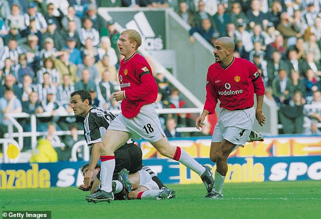 Scholes received an apology from Ferguson after the Manchester United manager re-watched the match.