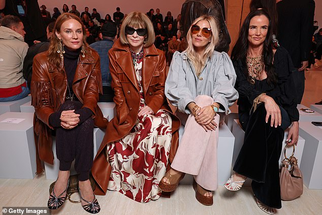 Diane Kruger, Anna Wintour, Sienna Miller and Juliette Lewis occupy the front row