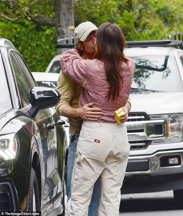 Allen White, 33, appeared smitten with Gordon, 29, who played his character Carmy Berzatto's love interest Claire Dunlap in seasons two and three, as he passionately kissed her next to her car.