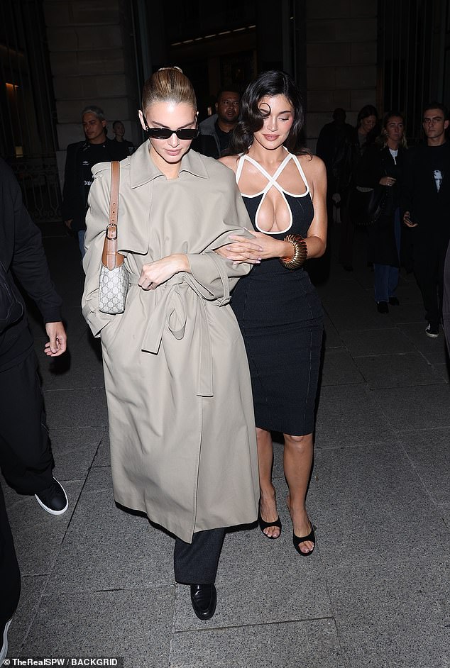 She was seen alongside her sister Kendall while attending the show together on a sisterly night out.