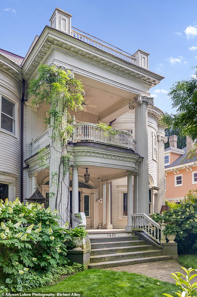 Its future tenant will have full access to the five-time Oscar nominee's residence, which is often compared to the pillar-covered mansion in the 1940 film, Gone with the Wind.