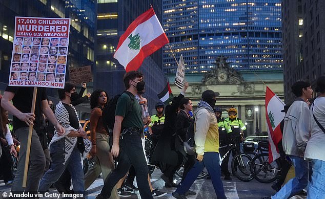 Anti-war activists demonstrate in front of the hotel where Israeli Prime Minister Netanyahu is staying, who is in the city to attend the annual sessions of the UN General Assembly.