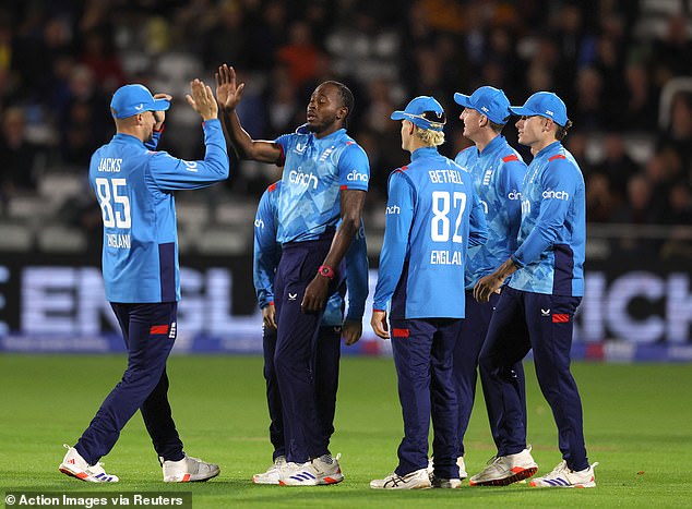 England beat Australia by 186 runs to level the series at 2-2 ahead of Sunday's decider.