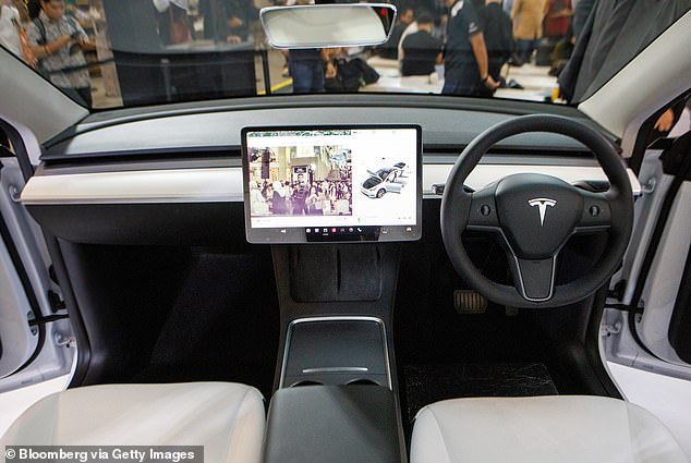 Tesla is one of the major manufacturers that continues to have full controls through the touchscreen interface, which experts say is a 