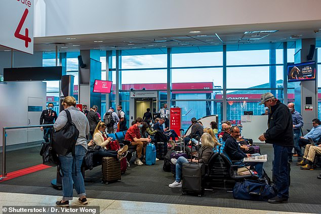 More than a thousand Qantas engineers will walk off the job during peak-hour flights on Monday morning, when the school holidays officially begin in New South Wales.