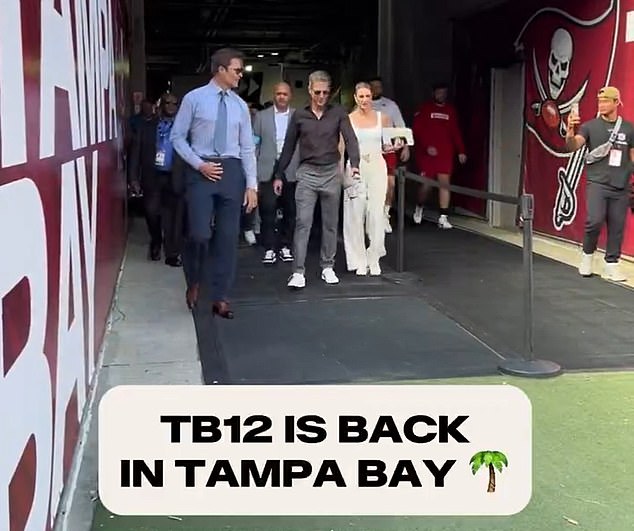 Erin Andrews and Tom Rinaldi were also at Raymond James Stadium for Fox