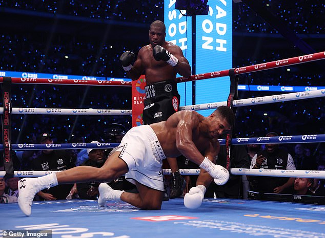 Dubois retained his IBF heavyweight title with an impressive knockout victory at Wembley.