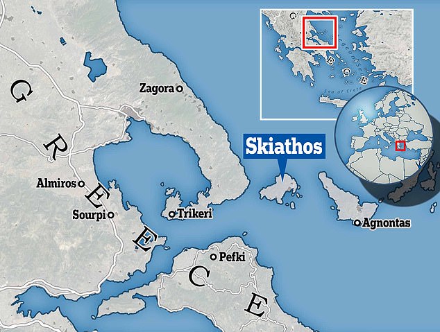 1727727814 549 71 year old British tourist collapses and dies on Greek beach after