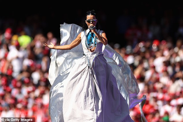 Katy took to the stage in front of 100,000 AFL fans as she headlined the pre-game show ahead of the showdown between the Brisbane Lions and Sydney Swans on Saturday.