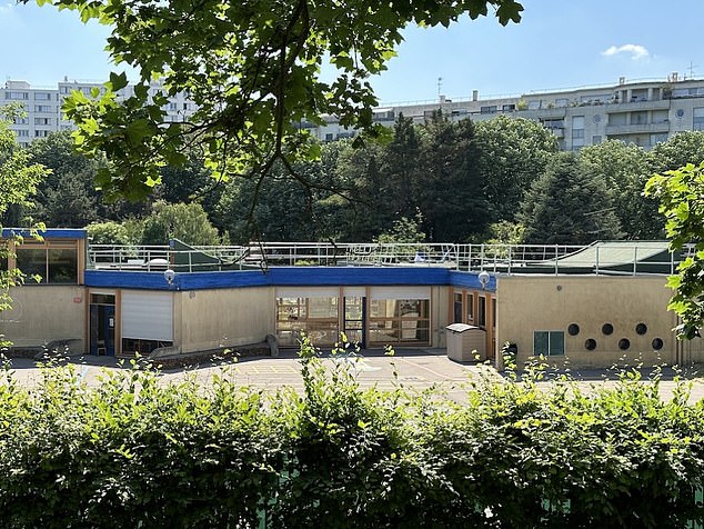 The school (pictured) is in the 15th arrondissement of Paris.