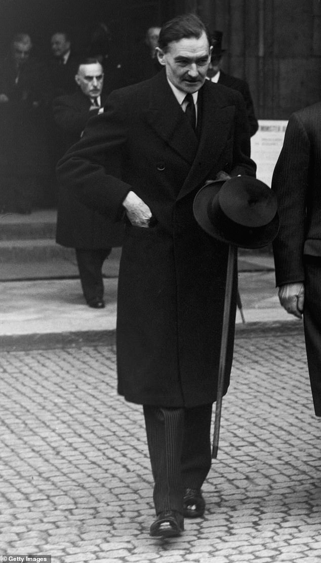 Alan Lascelles began his royal career as assistant private secretary to the then Prince of Wales in 1920. In 1927, he told Prime Minister Stanley Baldwin privately that he would be 