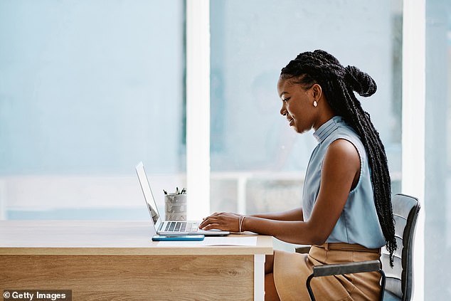 Experts insisted that employees organize quiet moments at work to help them concentrate and make good decisions.