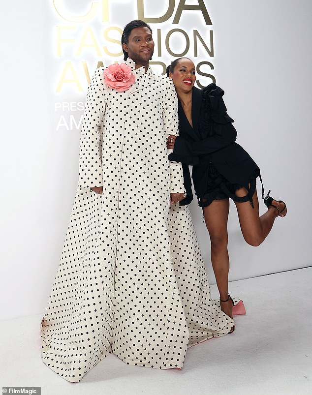 Kerry Washington presented Roach with the first CFDA Stylist of the Year award in 2022