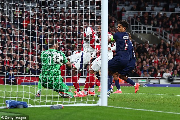 Bukayo Saka doubled Arsenal's lead with a direct free kick from the edge of the area