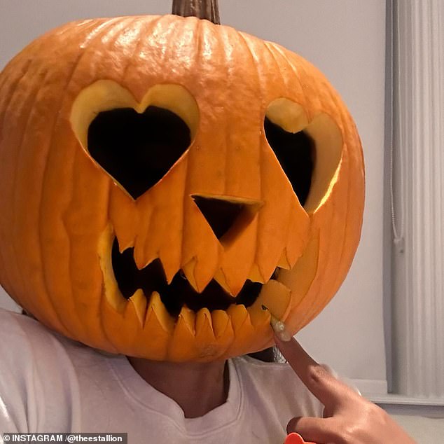 The Hiss rapper could strike a variety of poses while sporting the pumpkin containing heart-shaped eyes.