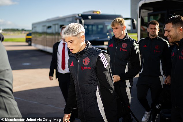 Manchester United were due to fly at 3:00 pm, but did not take off until 6:10 pm from Manchester.