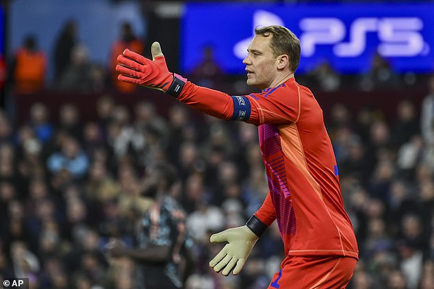 Manuel Neuer went to sea for the disallowed goal against Villa and the one who stood up was nowhere to be seen.