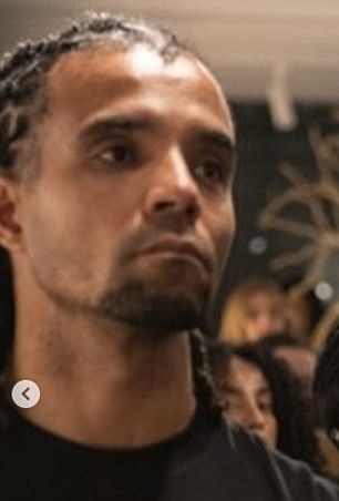 Akala can be clearly seen in a photo from the event just before images of the Oscar-winning actress appeared in the same photo gallery.