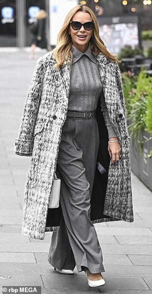 Amanda looked chic in an all-gray ensemble.