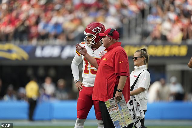 Mahomes and Reid talk during the second half of Sunday's win over the Chargers in Los Angeles.