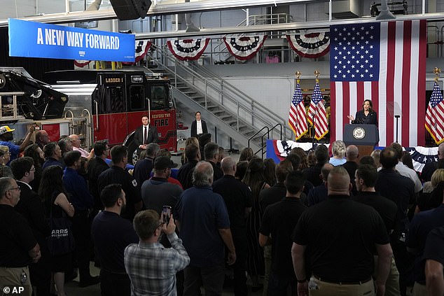 The Democratic presidential candidates' appearance in Michigan with firefighters comes after the firefighters union refused to endorse them in the presidential race in an apparent snub.