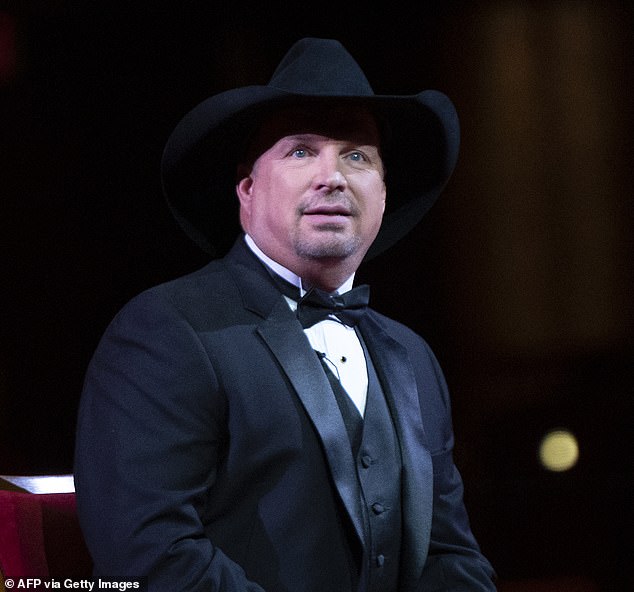 1728081695 403 Garth Brooks Sold Stunning Tennessee Home at a Deep Discount