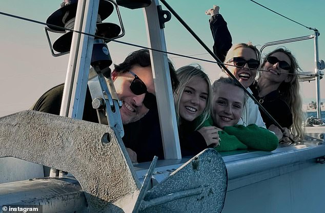 In early July of this year, Garth met up with Peter for a 'Family Day' on a boat during the 4th of July holiday.