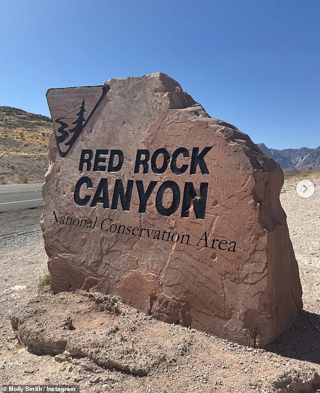 During her trip, the beauty also ventured to the Red Rock Canyon National Reserve.