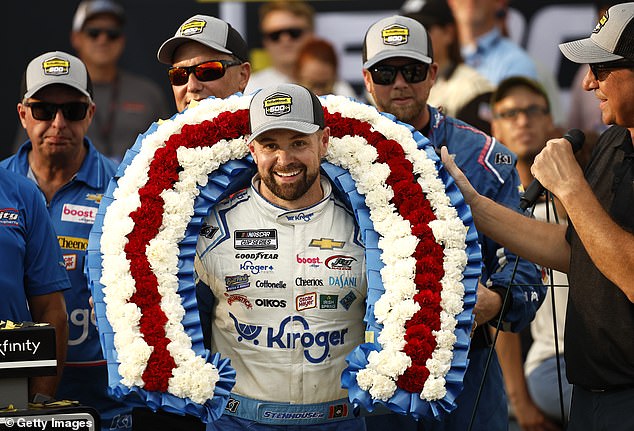 Ricky Stenhouse Jr beat Brad Keselowksi to win the YellaWood 500 in a photo finish