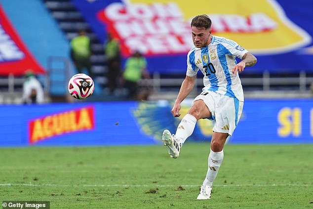 Alexis Mac Allister is with Argentina ahead of the matches against Venezuela and Bolivia