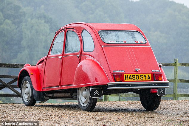 The right-hand drive example, registration 'H490 SYA', is a 602 cc, Vallelunga Red, 2CV6 Spéciale. It was one of the last produced at the Portugal factory, which continued manufacturing the model two years after assembly in France ended in 1988.