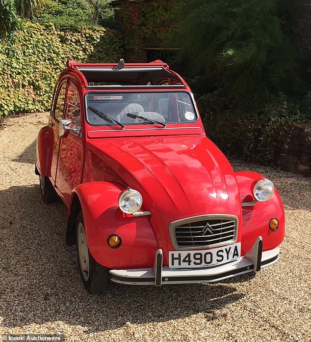 Iconic Auctioneers will offer it to the highest bidder at the NEC Motor Show on November 9 without reserve. However, he predicts it will cost between £15,000 and £20,000.