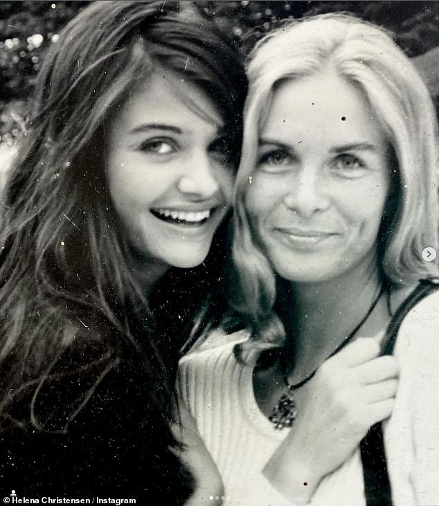 The supermodel, 55, took to Instagram on Tuesday to share a touching tribute to her decades of friendship with the sculpting artist.