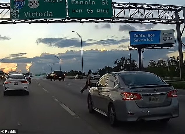 A video and photo of the couple are circulating on Reddit after a user noticed traffic building up behind them and people yelling and honking angrily at the couple.