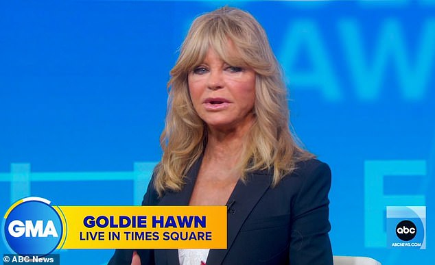 1728497058 373 Goldie Hawn 78 looks youthful with bouncy blonde hair in