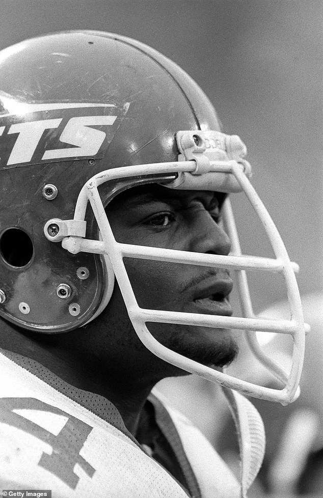 Former New York Jets defensive tackle Abdul Salaam died Tuesday due to health issues.