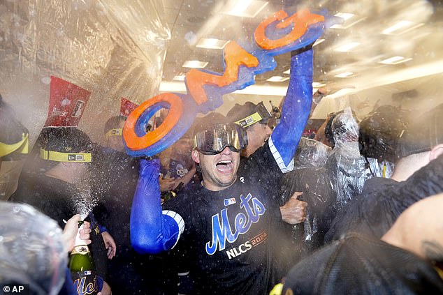 A sign that said 'OMG', in honor of José Martínez's hit song, passed throughout the locker room.