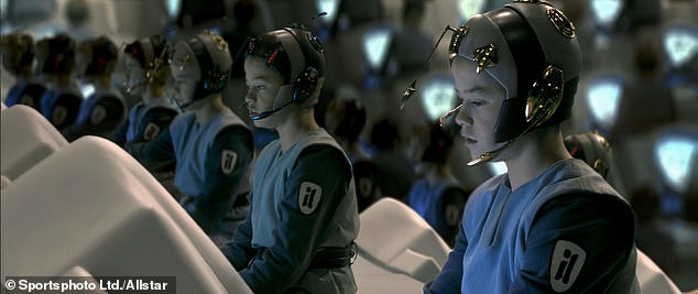 In the photo you can see young clone troops being trained during a scene from Star Wars Episode II - Attack of the Clones (2002)