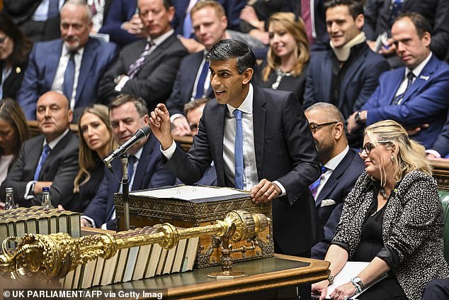 Opposition leader Rishi Sunak criticized Sir Keir Starmer at Prime Minister's Questions, saying he had 