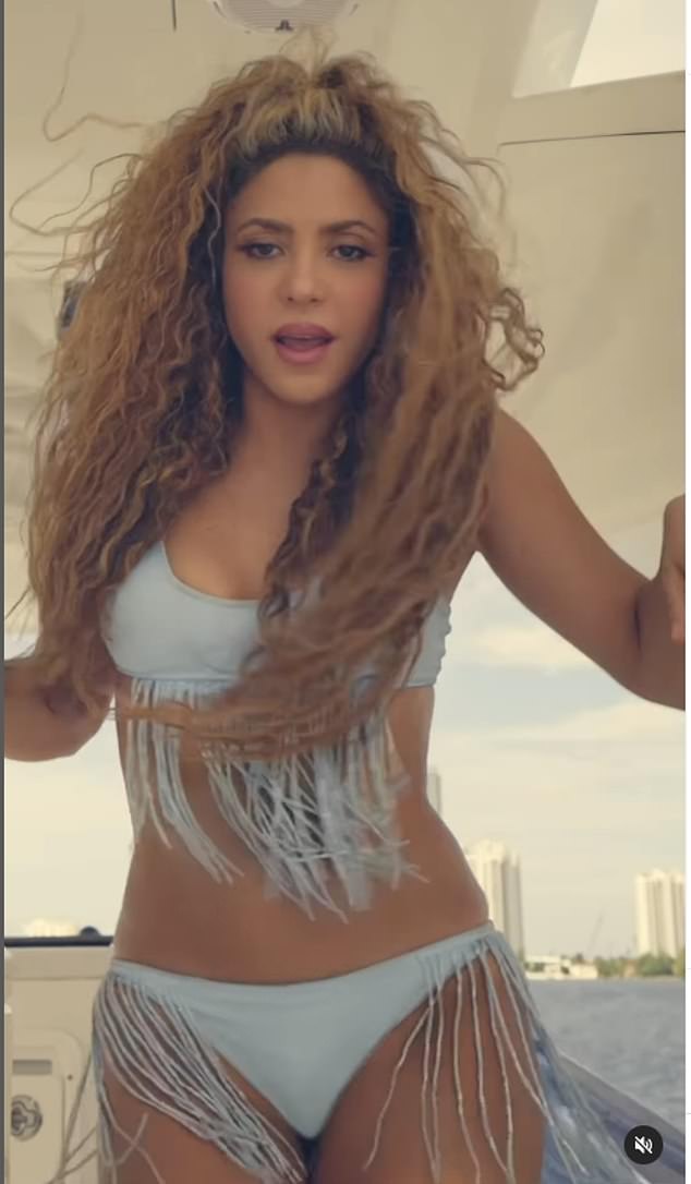 Soltera follows Shakira's latest album, Las Mujeres Ya No Lloran, which reached No. 1 on the Top Latin Albums and Latin Pop Albums charts, making her the first woman to score No. 1 albums in four different decades.