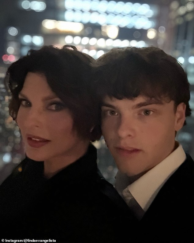 In another snap, Linda and her son paused to take a selfie along with a nearby city skyline in the background.