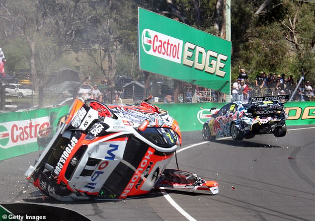 On Sunday, accidents like this shocking one from 2014 will be in the highlights, but going to Bathurst in person also means adopting some fun behaviour.