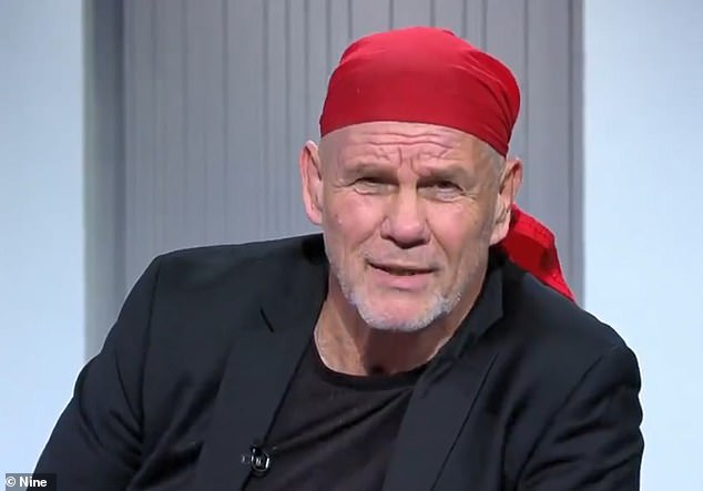 Former Wallaby Peter Fitzsimons has urged rugby clubs to try to sign Cleary while he is in the UK visiting Mary Fowler.