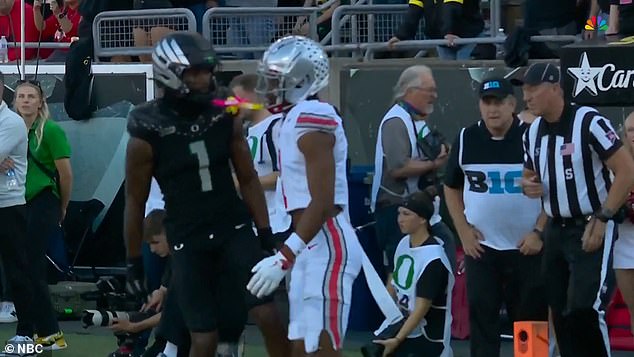 Oregon receiver Traeshon Holden ejected for spitting on Ohio State player