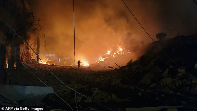 Israel had previously told residents of southern Lebanon not to return to their homes, as its troops fought Hezbollah militants in a war that has killed more than 1,200 people since September 23.