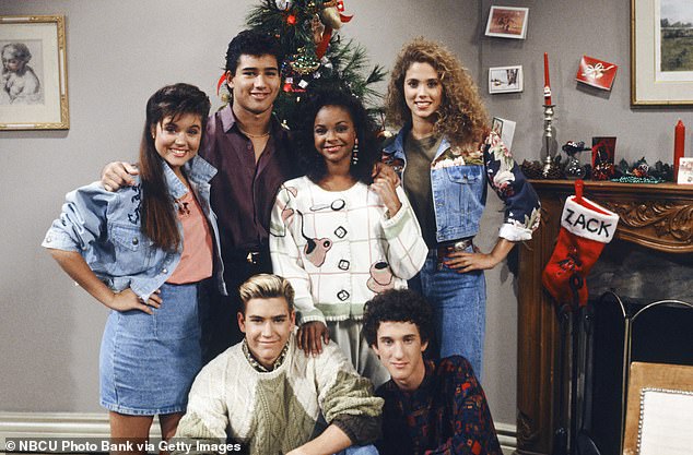 Pictured: (front row, left) Mark-Paul Gosselaar as Zack Morris, Dustin Diamond as Samuel 'Screech' Powers (back row, left) Tiffani Thiessen as Kelly Kapowski, Mario Lopez as AC Slater, Lark Voorhees as Lisa Turtle , Elizabeth Berkley as Jessie Spanish