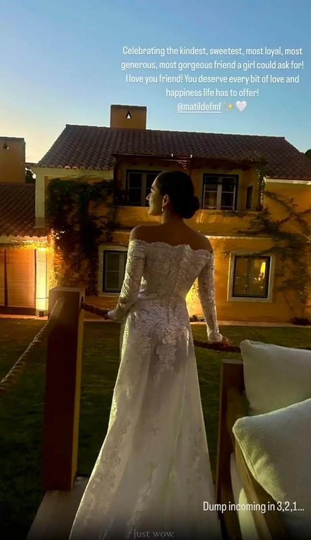 In the photos of the big day, Matilde looked spectacular in a white lace wedding dress with a spectacular train.