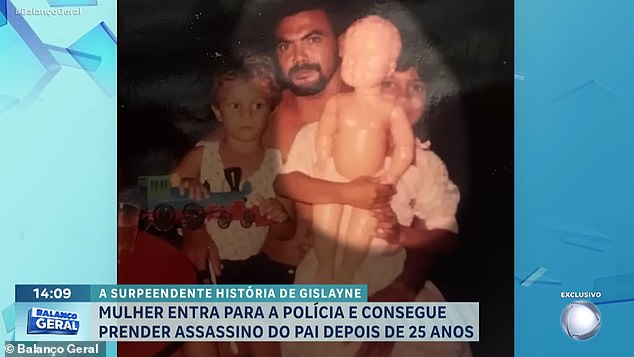 The brutal murder of Givaldo José Vicente de Deus (pictured above with two of his children, including Gislayne, right) took place on February 16, 1999 in the city's Asa Branca neighborhood while the victim was playing tag. billiards with a friend.