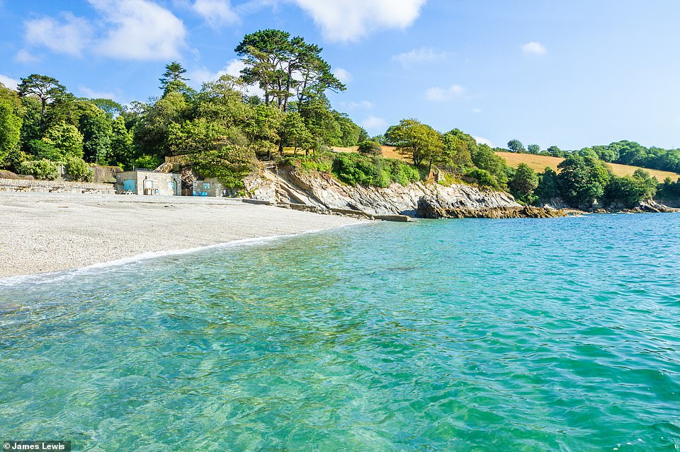 Polgwidden Cove is located on the Helford River. The shoreline was covered in concrete and transformed into a D-Day embarkation point by the US 29th Infantry Division from which they launched an assault on Omaha Beach in Normandy in 1944. Today, it What remains of concrete constitutes a practical picnic area.